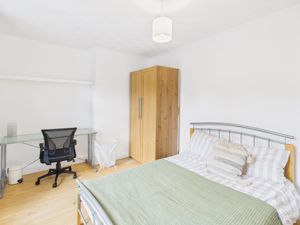 BEDROOM- click for photo gallery